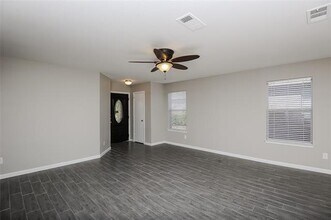 8820 Valley River Dr in Fort Worth, TX - Building Photo - Building Photo