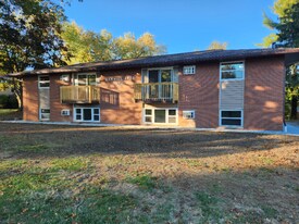 4707 Kent Rd in Kent, OH - Building Photo