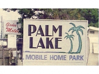 Palm Lake Mobile Home Park in Naples, FL - Foto de edificio - Building Photo