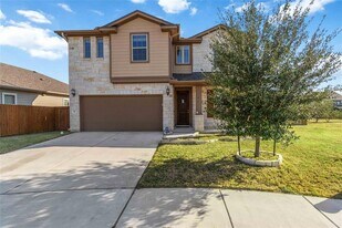 137 Gray Wolf Dr in San Marcos, TX - Building Photo