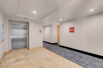 75 E Agate Ave in Las Vegas, NV - Foto de edificio - Building Photo