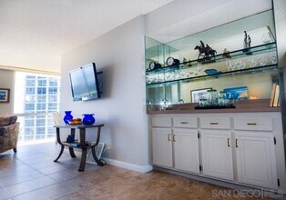 1720 Avenida Del Mundo in Coronado, CA - Building Photo - Building Photo