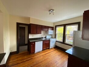 1745 W 31st Pl, Unit 1 in Cleveland, OH - Building Photo - Building Photo