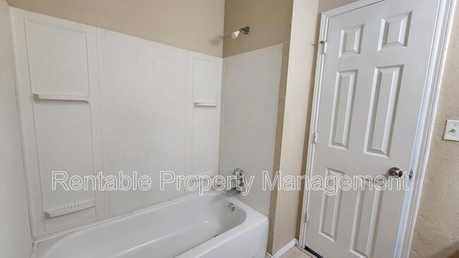 110 Collett Ct in Weatherford, TX - Building Photo - Building Photo