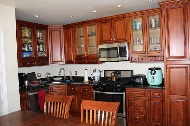 61 Brentwood St in Boston, MA - Building Photo - Building Photo