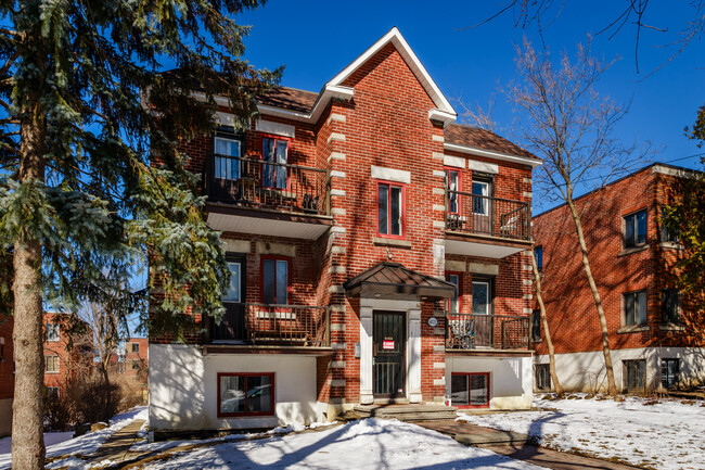 4025 Édouard-Montpetit Boul in Montréal, QC - Building Photo - Building Photo