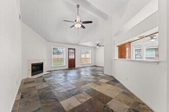 2422 Clear Ridge Dr in Houston, TX - Building Photo - Building Photo