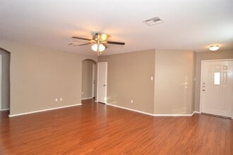 806 Municipal Dr in Leander, TX - Building Photo - Building Photo