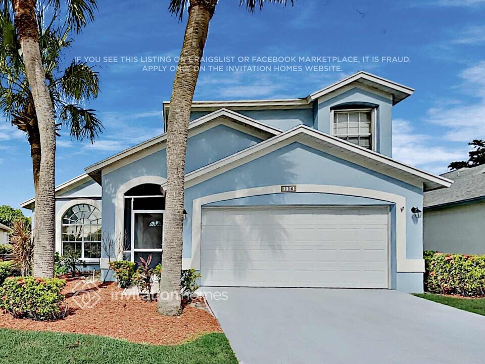 114 Hammocks Ct in Greenacres, FL - Foto de edificio