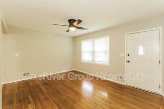 4722 Overton Ave in Kansas City, MO - Building Photo - Building Photo
