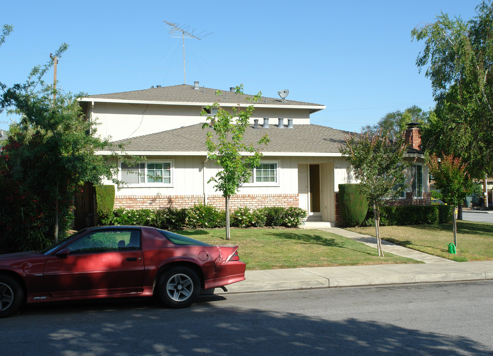 612 E Olive Ave in Sunnyvale, CA - Building Photo