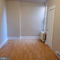 4102 W Maple Ave in Pennsauken, NJ - Building Photo