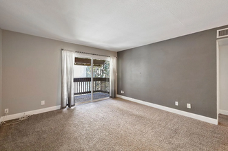2881 Huntington Blvd in Fresno, CA - Building Photo - Building Photo