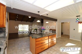 10711 Charbono Terrace in San Diego, CA - Building Photo - Building Photo