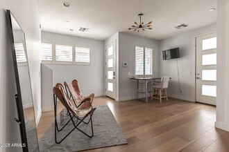 3510 N Miller Rd in Scottsdale, AZ - Building Photo - Building Photo