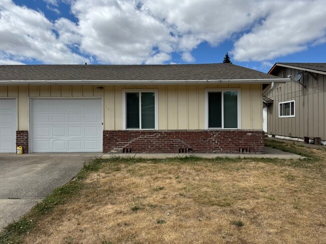 property at 141 47th Ave SE