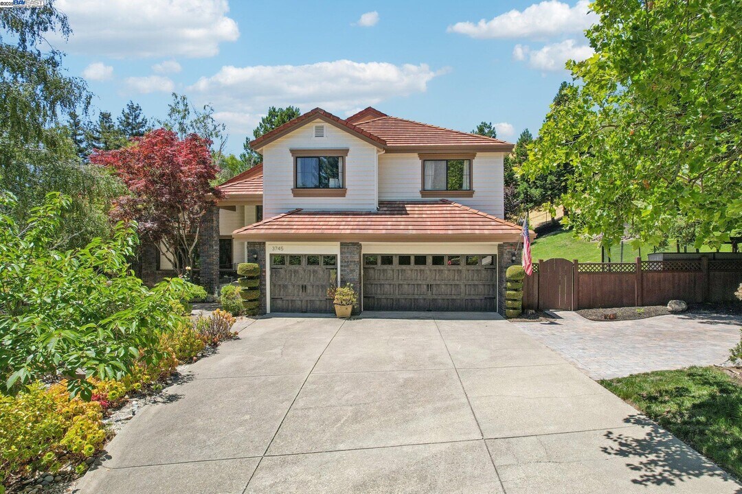3745 Deer Trail Ct in Danville, CA - Building Photo