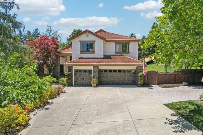 property at 3745 Deer Trail Ct