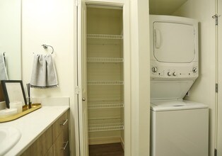 Allegro Apartments in Lynnwood, WA - Building Photo - Interior Photo