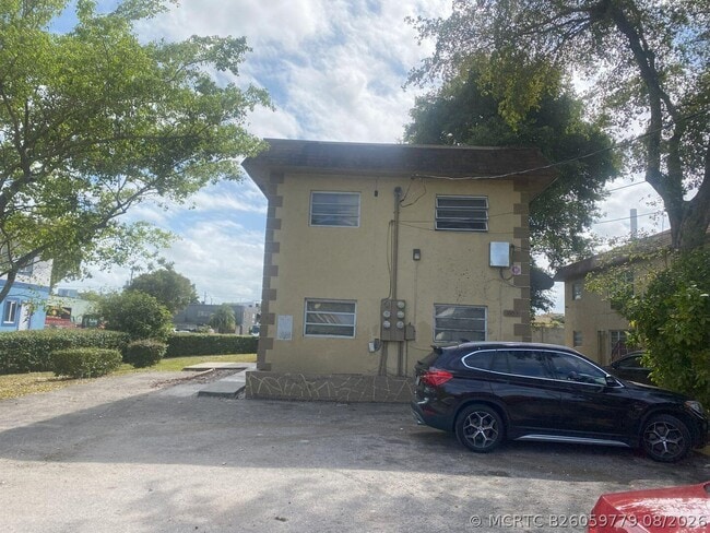 property at 1004 NW 2nd St