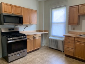 1629 W Broad St in Bethlehem, PA - Building Photo - Building Photo