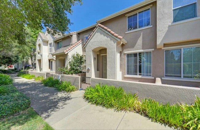 property at 105 Esplanade Cir