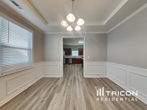 8953 Crestview Cir in Union City, GA - Building Photo - Building Photo