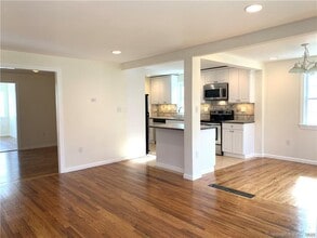 89 Cortland Cir in West Hartford, CT - Building Photo - Building Photo