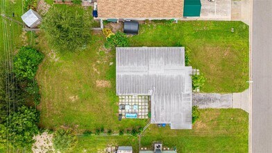 1023 Roberta St in Venice, FL - Building Photo - Building Photo
