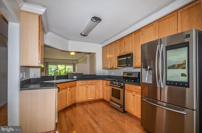 8860 Ashgrove House Ln in Vienna, VA - Building Photo - Building Photo