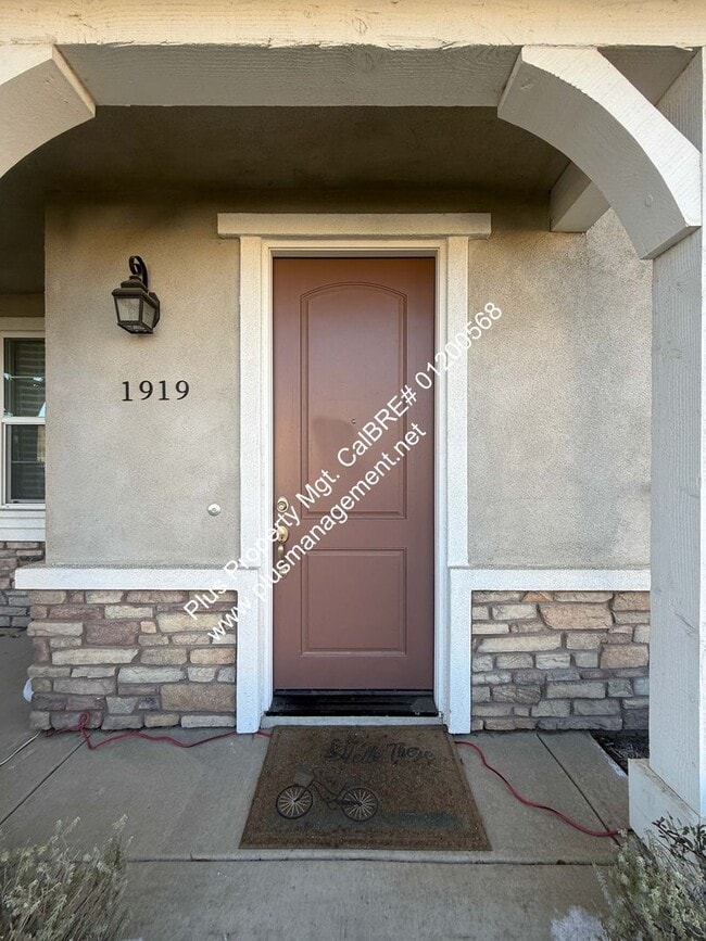 1919 Sterling Pl in Santa Maria, CA - Building Photo - Building Photo