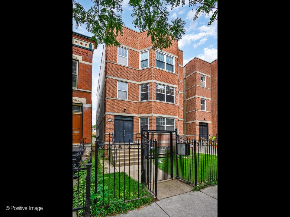 1520 N Leavitt St in Chicago, IL - Building Photo