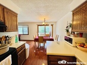4490 Clover Ln in Eagan, MN - Building Photo - Building Photo