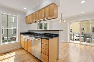 58 Holton St in Boston, MA - Building Photo - Building Photo