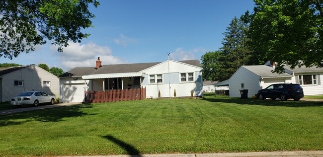 property at 460 Meadowbrook Ave