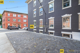 40 Brackett St, Unit 2 in Boston, MA - Building Photo - Building Photo