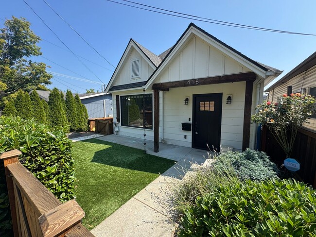 property at 418 20th Ave