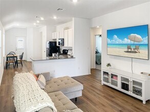 126 Allegro Dr in Hutto, TX - Building Photo - Building Photo