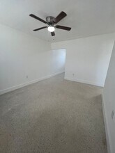 1085 W Flagler St in Miami, FL - Building Photo - Building Photo