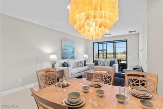 7556 Carnegie Way in Naples, FL - Building Photo - Building Photo