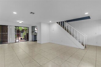 2530 Coral Springs Dr in Coral Springs, FL - Building Photo - Building Photo