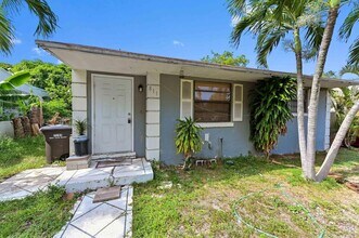811 32nd St in West Palm Beach, FL - Building Photo - Building Photo