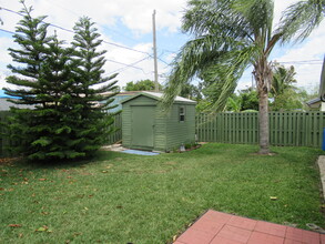 5832 SE Collins Ave in Stuart, FL - Building Photo - Building Photo