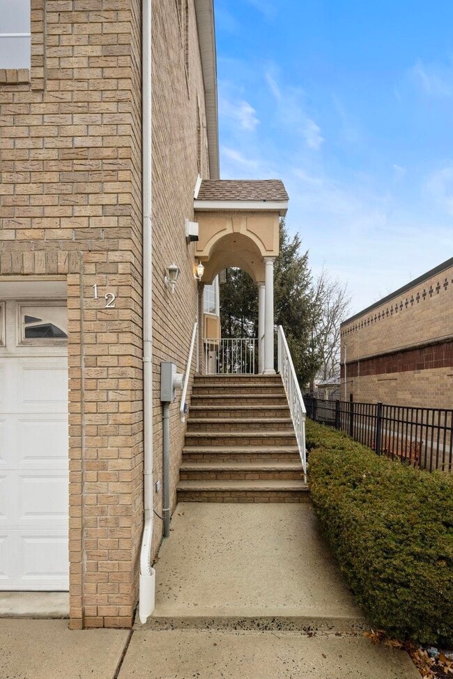 12 Liberty Ct. in Secaucus, NJ - Building Photo - Building Photo