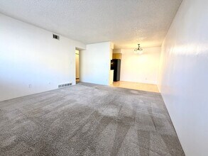 100 E Highline Cir in Centennial, CO - Building Photo - Building Photo