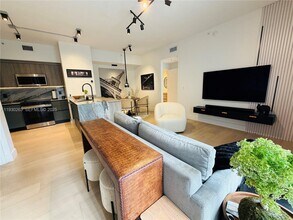 7320 NW 114th Ave in Doral, FL - Building Photo - Building Photo