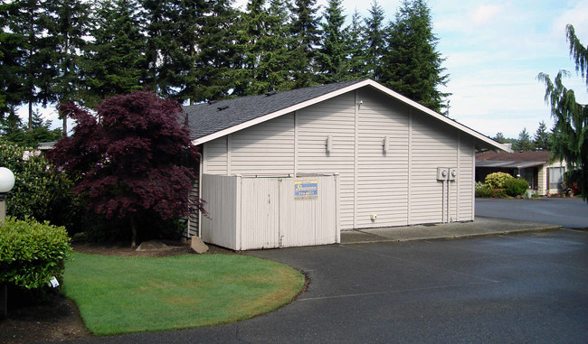 Squire Mobile Home Park in Lynnwood, WA - Building Photo - Building Photo