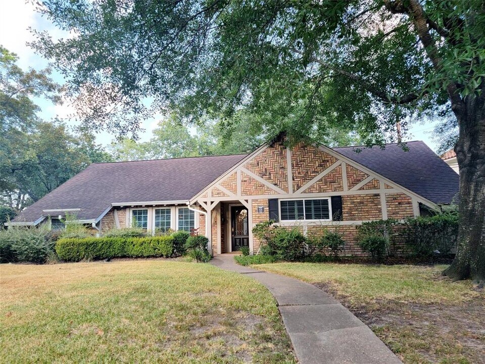 426 Isolde Dr in Houston, TX - Building Photo