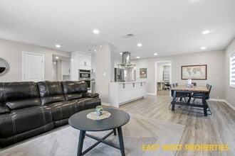 6942 Santa Rita Ave in Garden Grove, CA - Building Photo - Building Photo