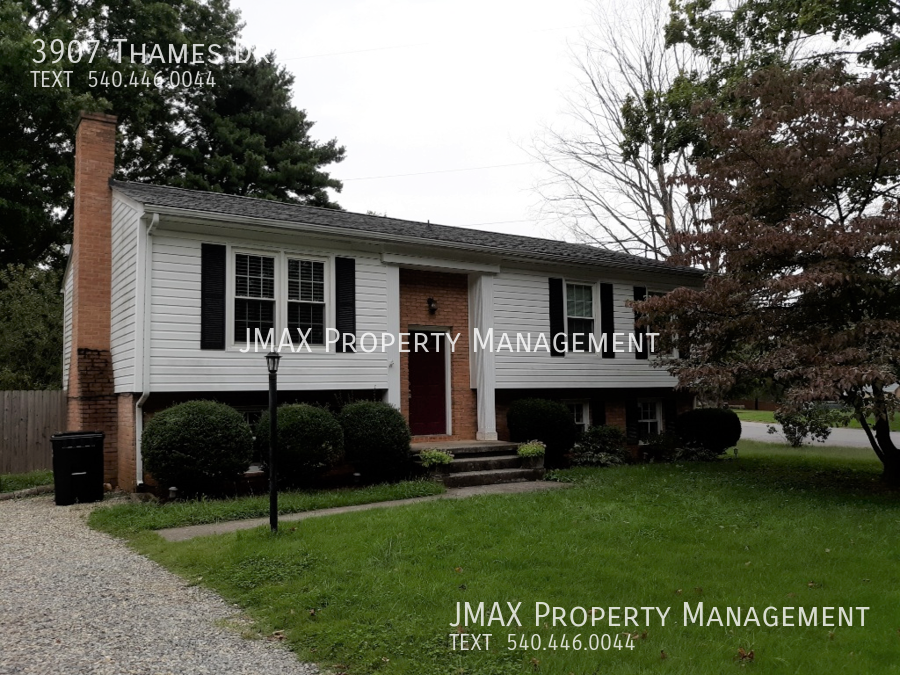 3907 Thames Dr in Cave Spring, VA - Building Photo